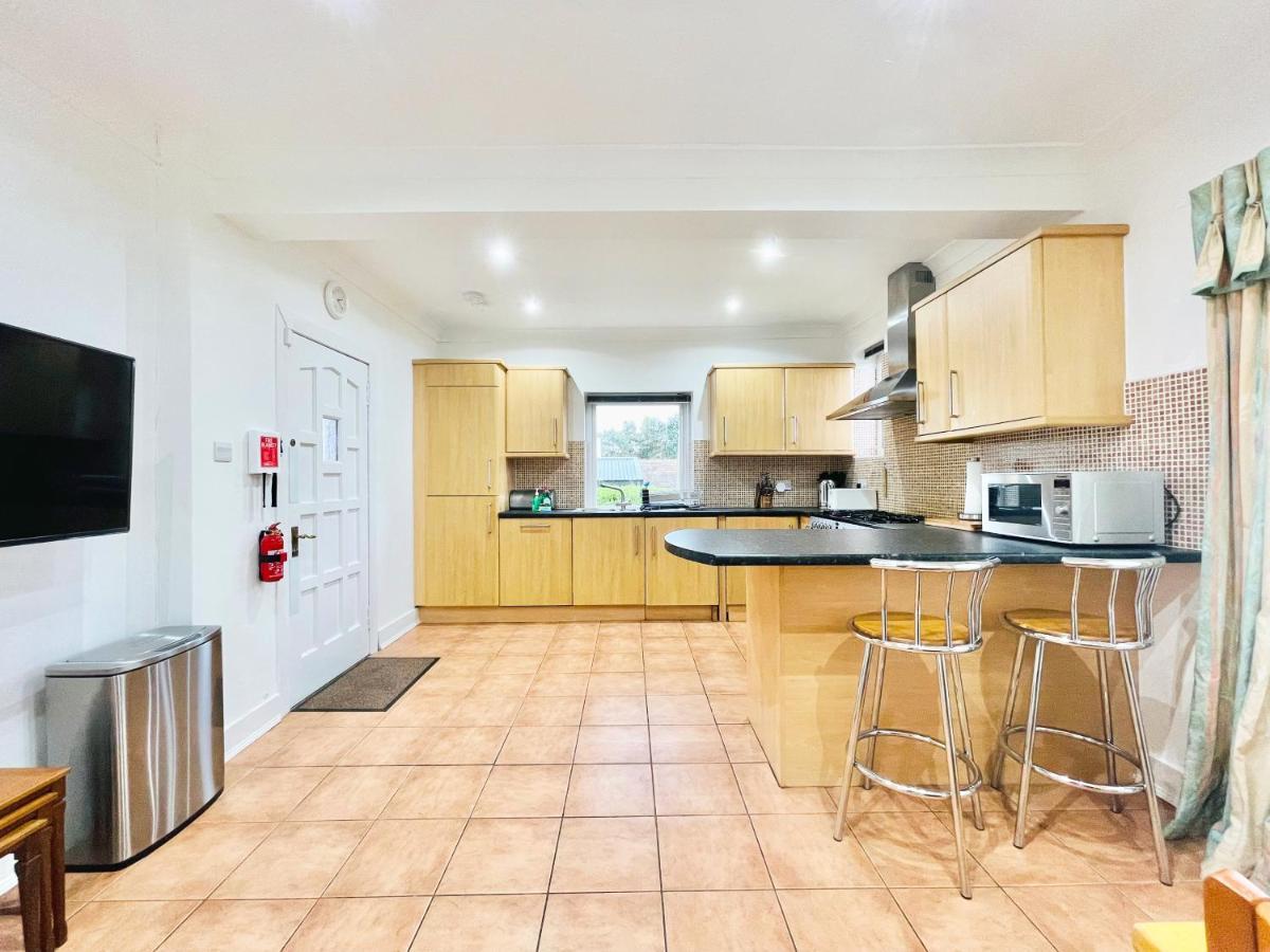 Millerston House Villa กลาสโกว์ ภายนอก รูปภาพ